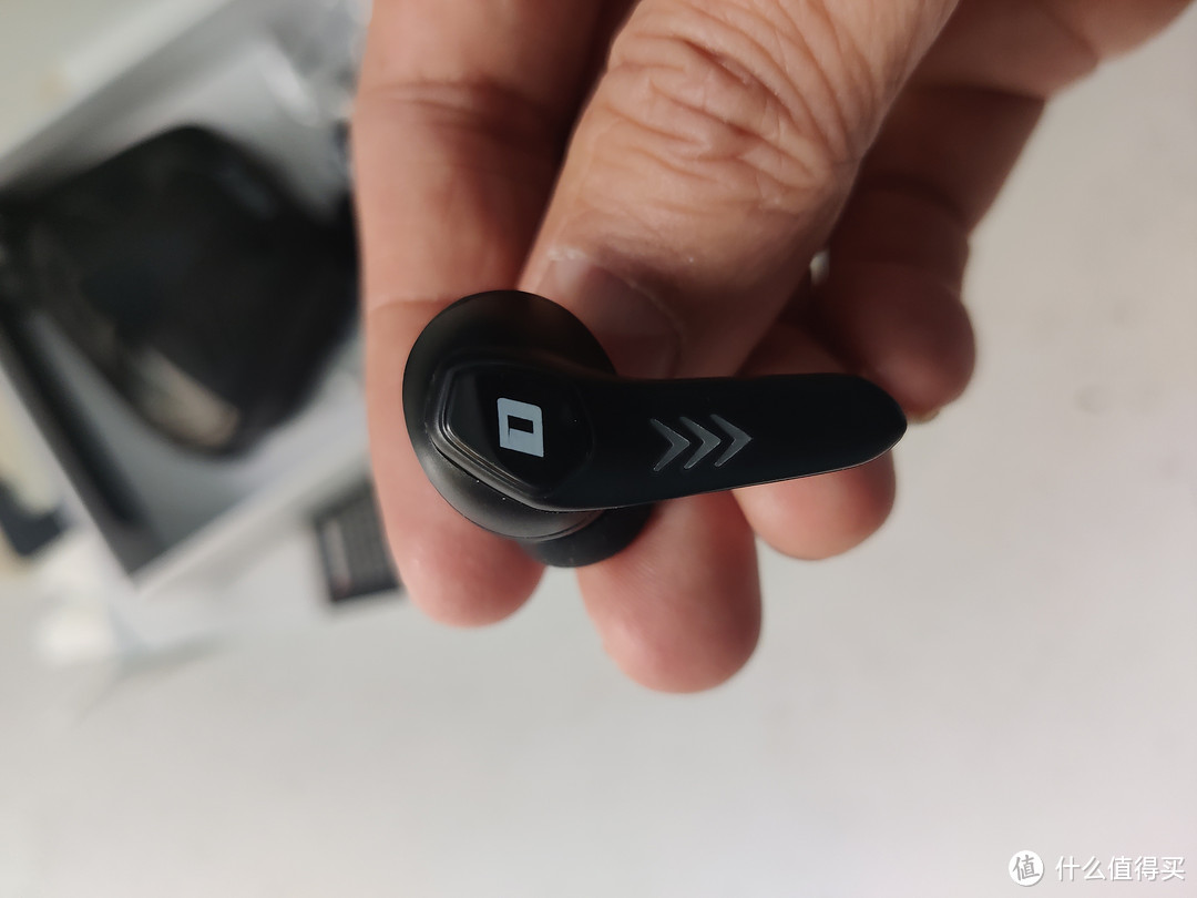 科学捡漏：DEFY蓝牙耳机蓝牙版本5.3涡轮低延迟游戏耳机高续航LED充电灯效！