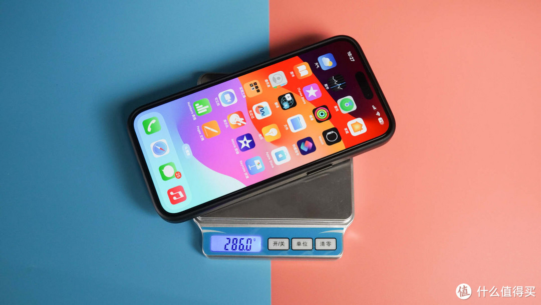 一加12 vs iPhone15 Pro Max，直播手游旗舰手机怎么选