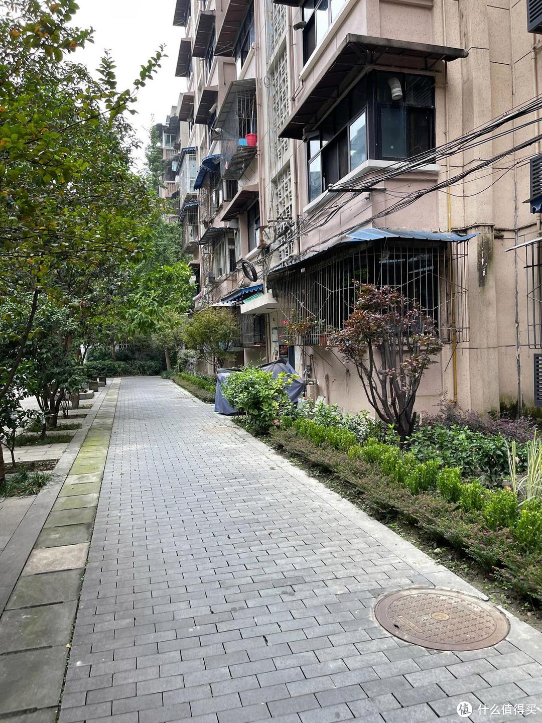 有一种痛苦叫买了个“老破小”,卖不掉也不想住,彻底成为不动产