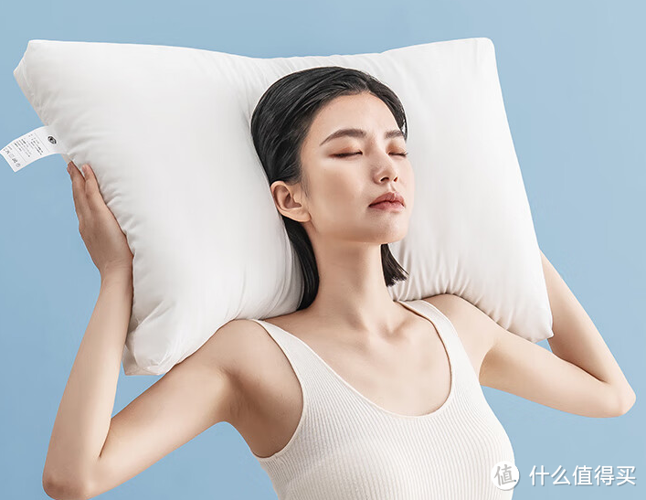 选择合适的枕头是打造舒适睡眠环境的重要一环