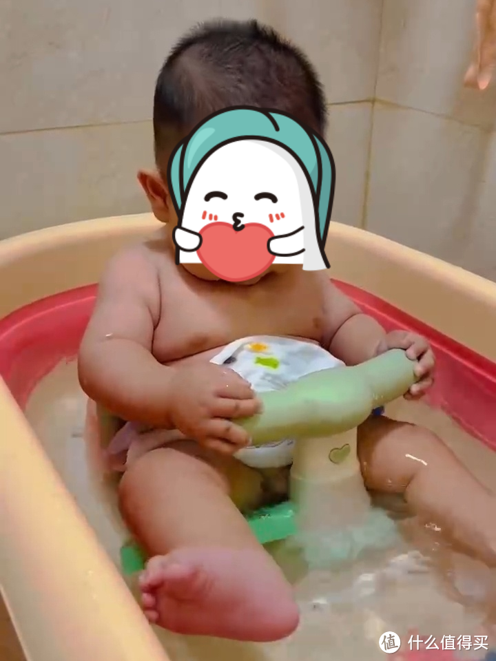 小侄子很喜欢的洗澡神器洗澡凳——可坐椅婴儿浴盆支架防滑浴凳