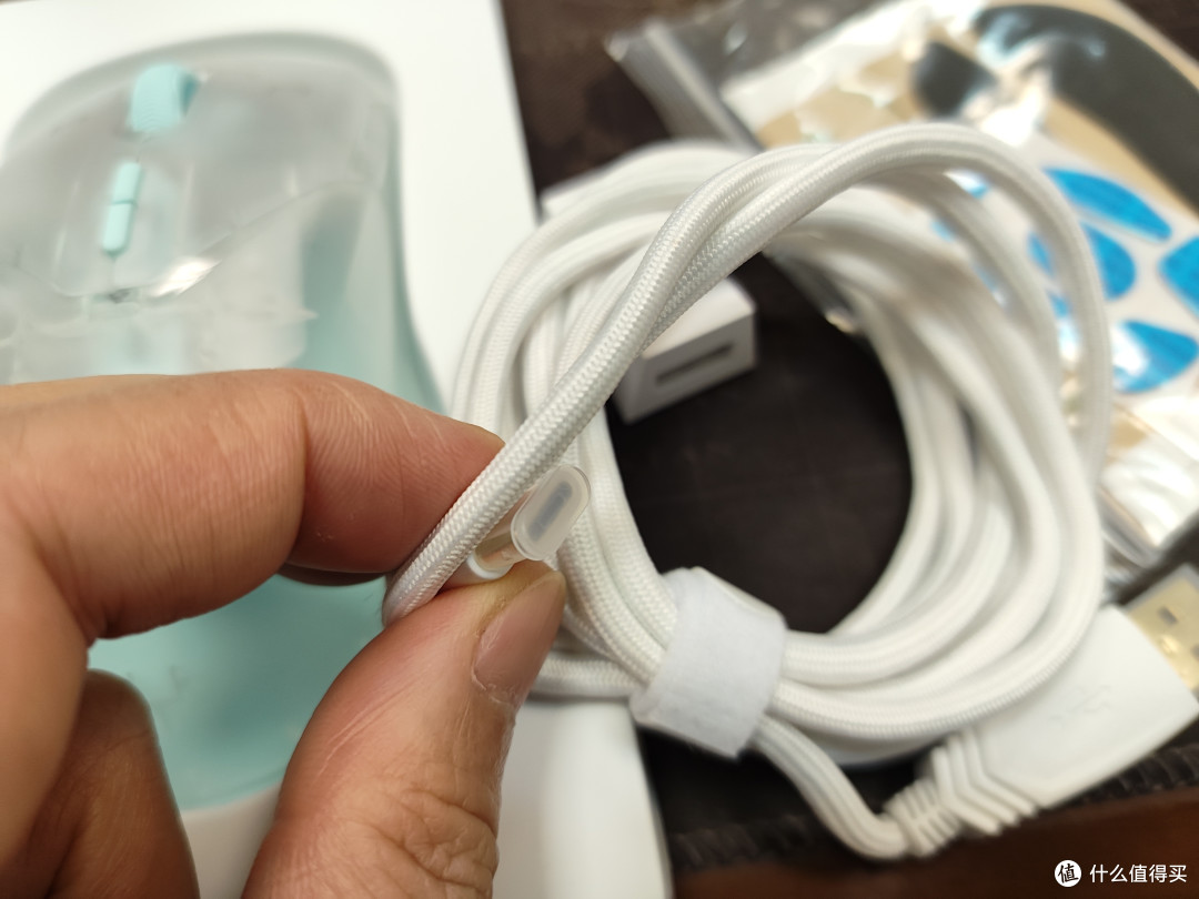 支持8K,180h续航,雷柏轻量化双模无线游戏鼠标——VT9air