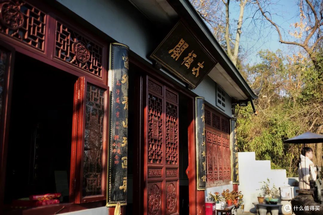 杭州寺庙都成了网红?这个西湖边的道观才是清净地!