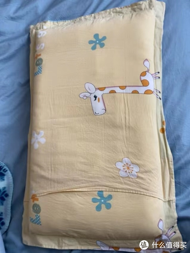 家人们🥰!我最近发现了一款超级舒服的枕头——网易严选 A 类抗菌大豆枕头!🛌️