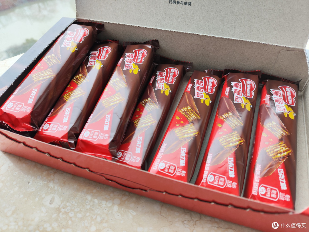 雀巢脆脆鲨涂层威化饼干——办公室早餐新选择