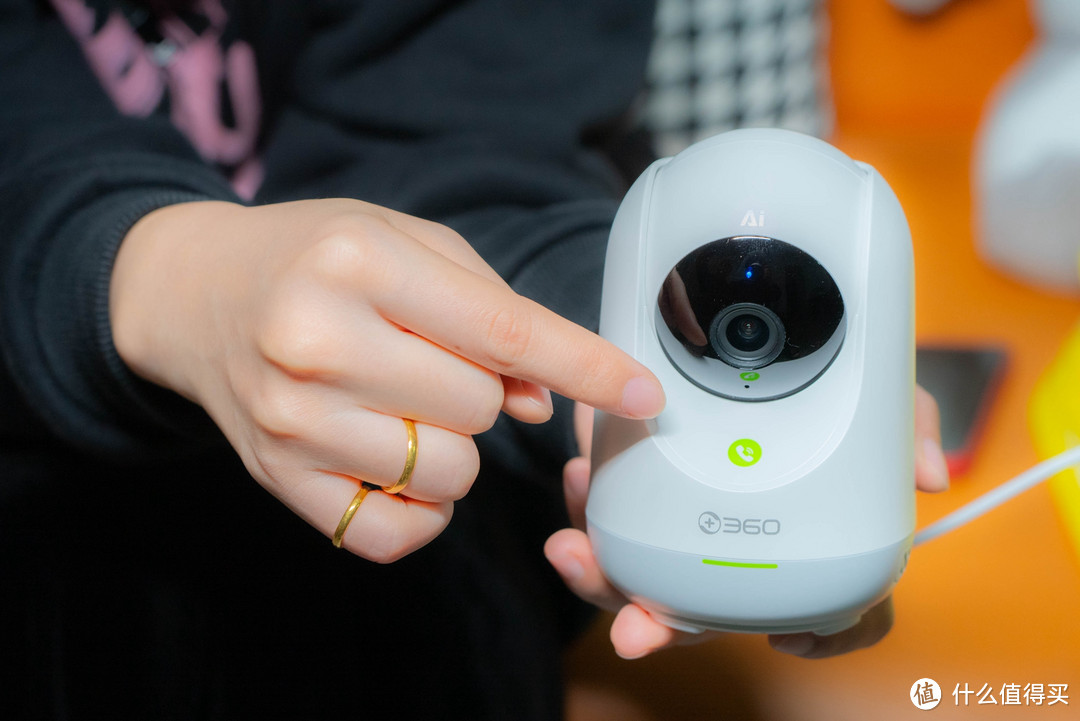360 云台摄像机 9Pro AI 版：我是你的眼，给独居女孩的定心丸！