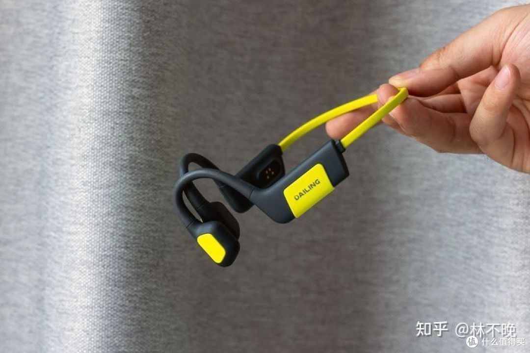 快过年了不想听家里唠叨,有什么耳机是适合走亲戚时和朋友打游戏用的吗?