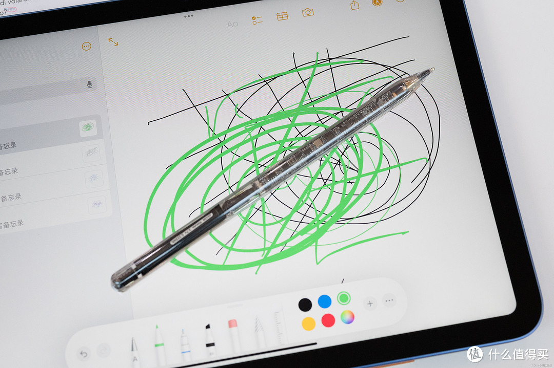 书写触感细腻的电容触控笔，透明造型超好看，西圣Pencil2上手