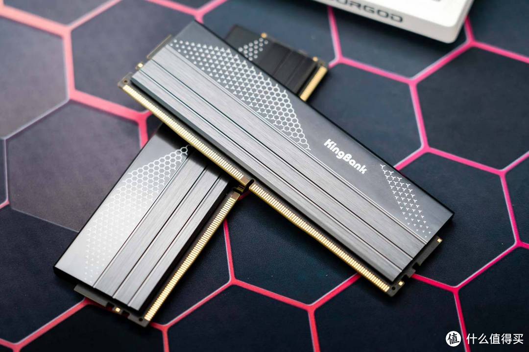 金百达星刃DDR5 7200MHz套条评测:堆料狠,性能再提升加量不加价