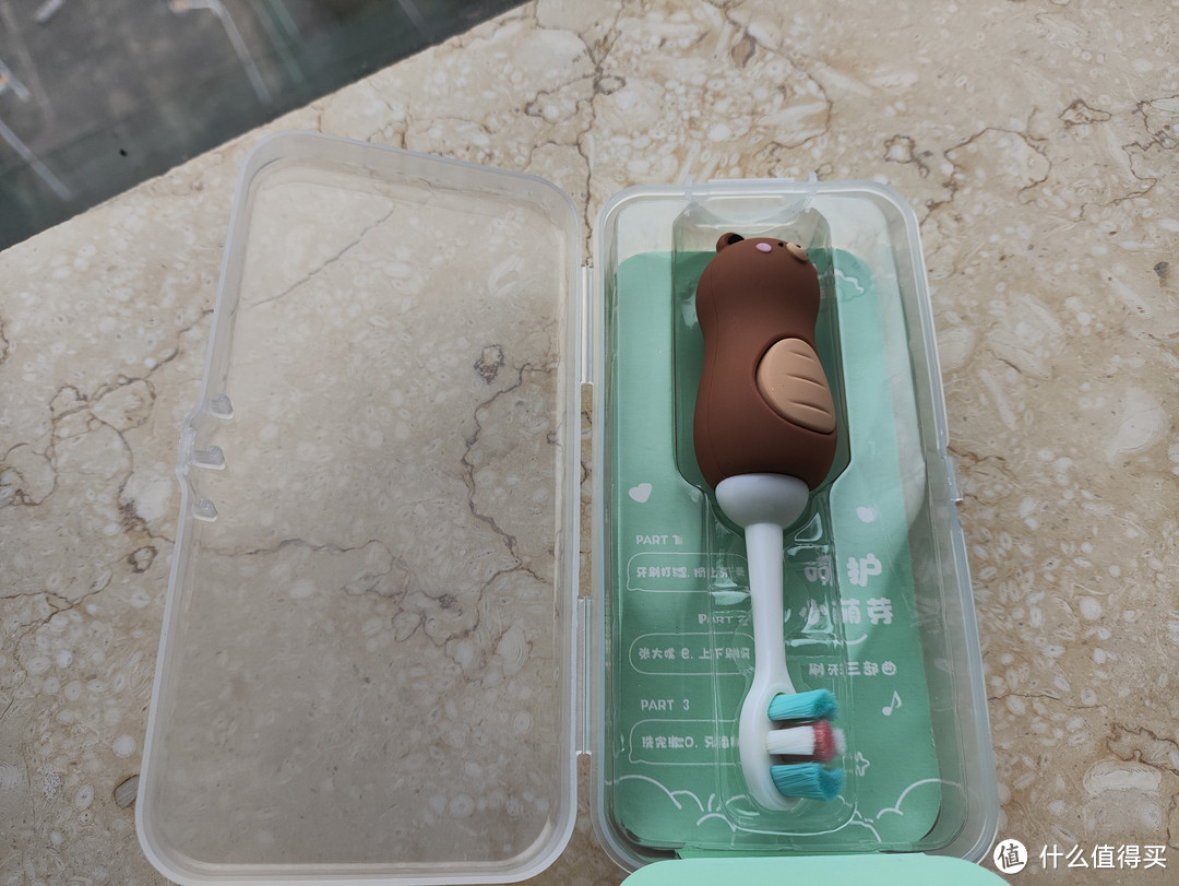 可孚儿童软毛牙刷——小熊款，宝宝口腔护理的理想选择