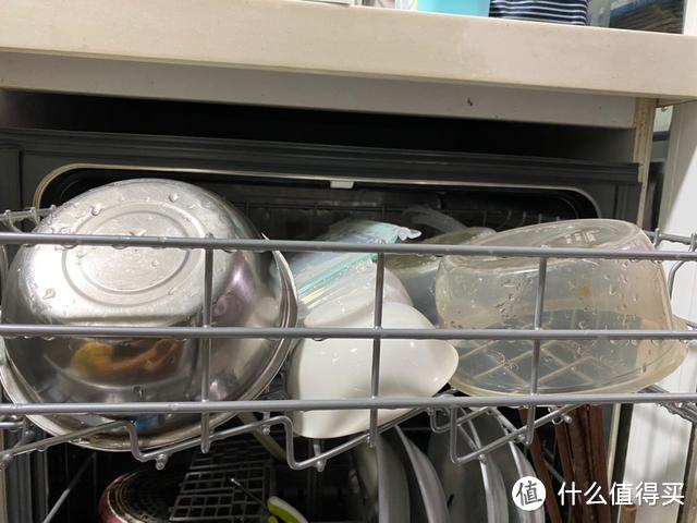 洗碗机实用吗？为什么很多人用了说“鸡肋”？其实原因很简单！