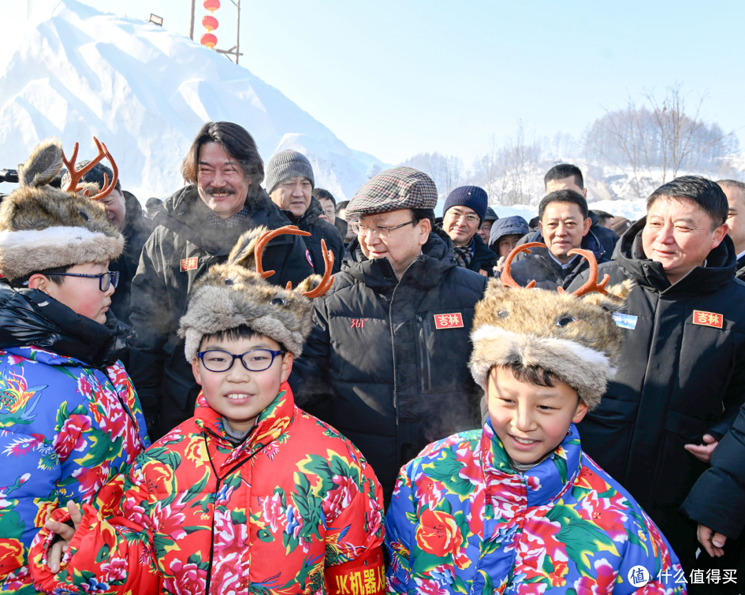 "松花江上过大年"：吉林的冰雪狂欢与新能源汽车的盛宴