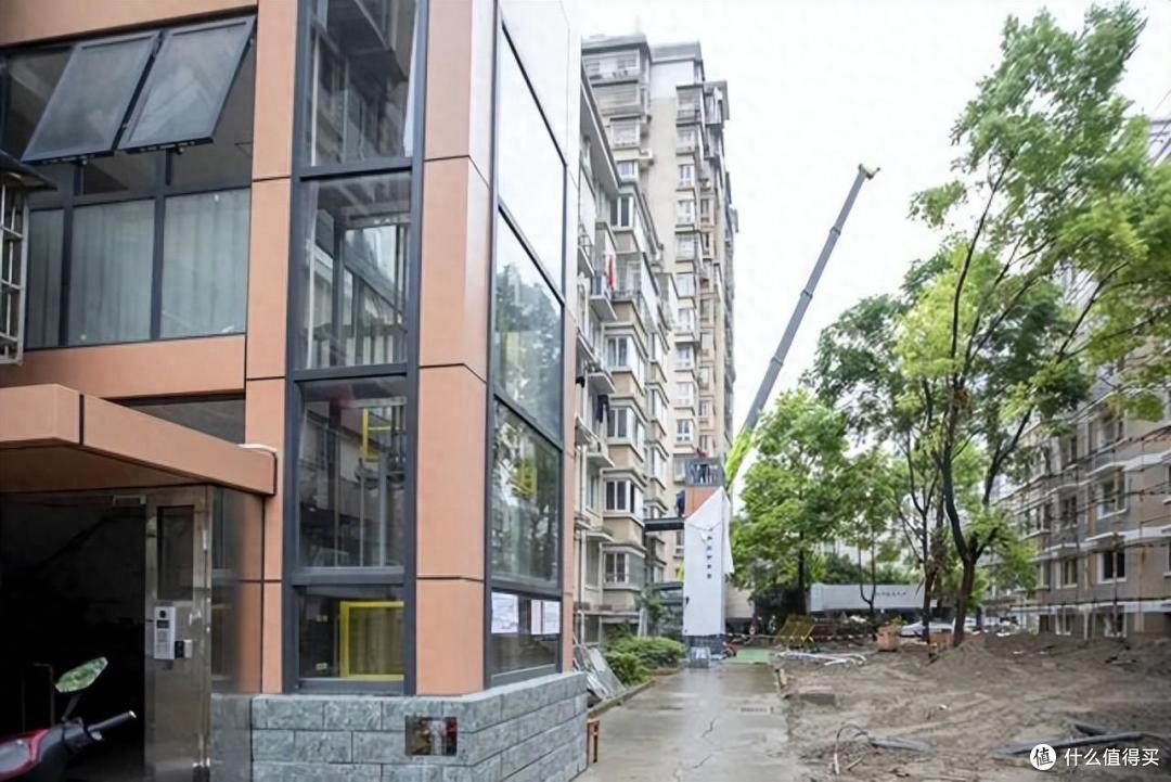 住建部发声，老旧小区将“全部加装电梯”？这两类人将收下红利