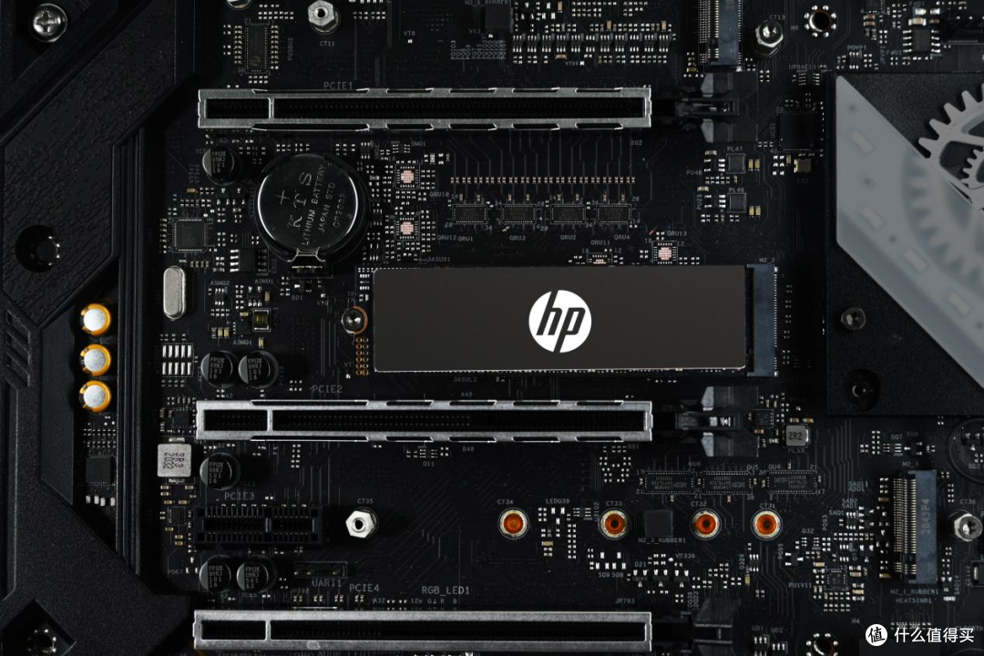 玩游戏不做选择题,HP FX700 4TB SSD便捷扩容PS5游戏主机!