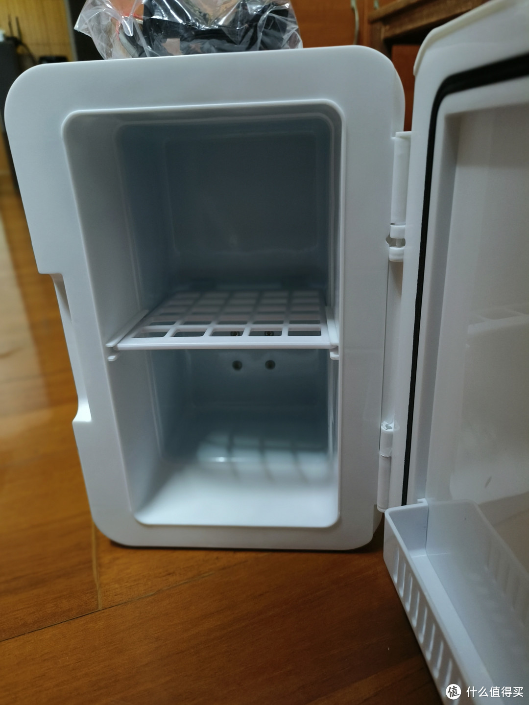 新飞车载小冰箱：畅享冷暖，轻松生活