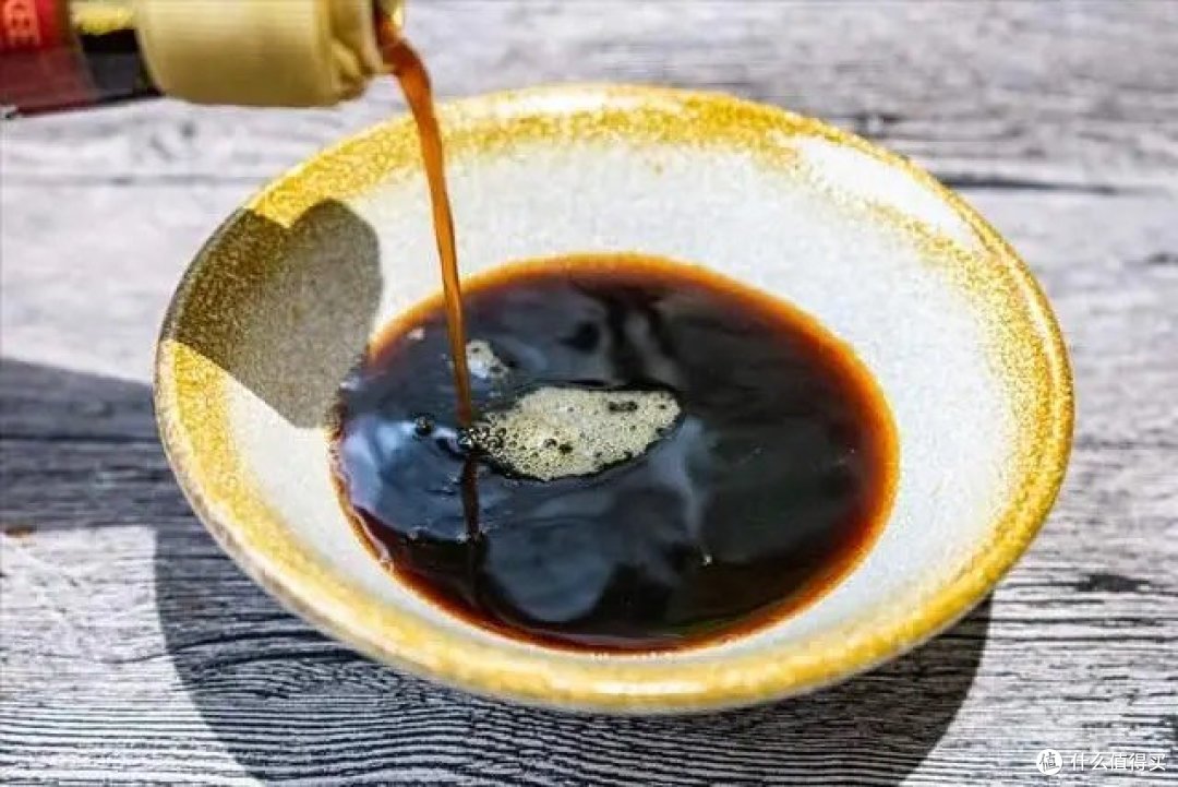 厨房里的魔法瓶！三种调味料让你的家常菜秒变星级美味