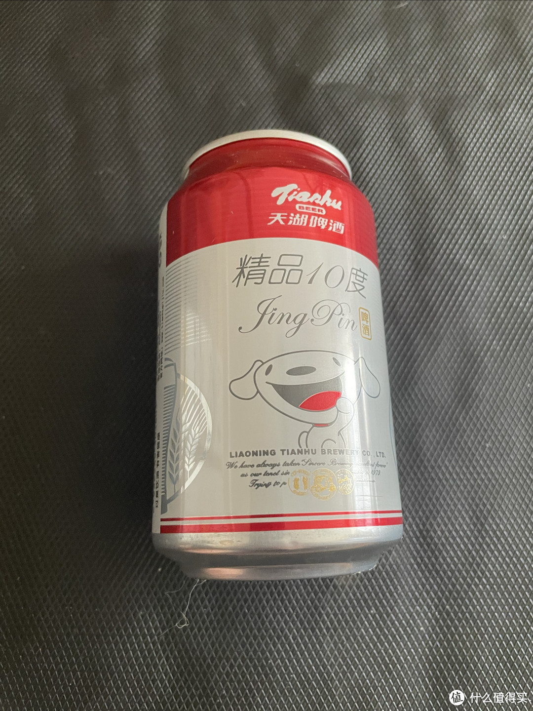 桌子上摆满这些年货,就意味着年来了。