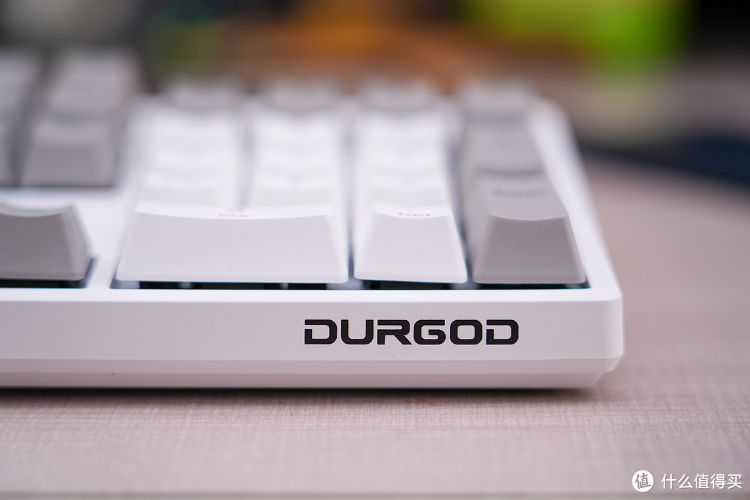 辛苦工作一年，奖励自己的新年礼物，一个剪片好伴侣---DURGOD 杜伽K310机械键盘