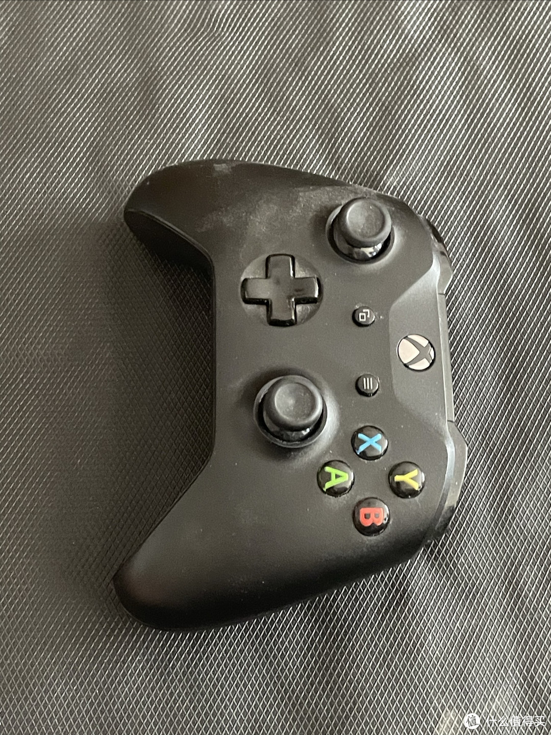 Xbox手柄当做情人节礼物也很不错。