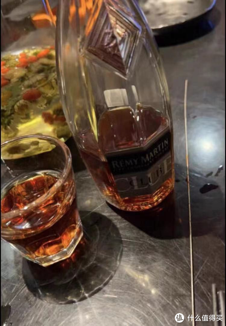 人头马（Remy Martin）洋酒 CLUB优质香槟区干邑白兰地 500ml  年货送礼