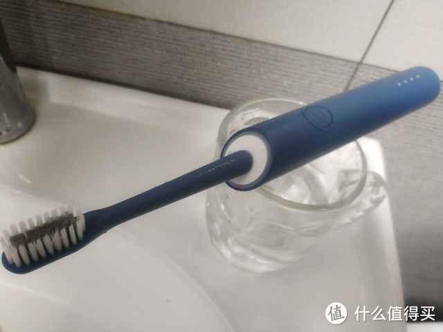 洁净闪刷，牙齿美白不复杂：CAREMOS 舒摩斯电动牙刷