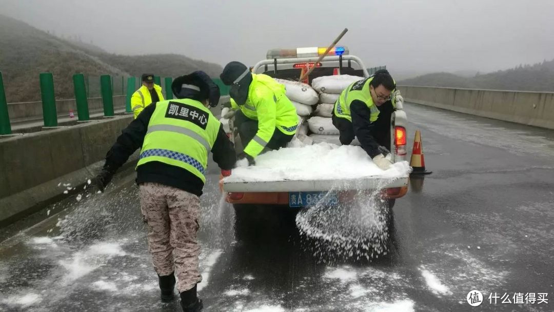 一场大雪后返乡潮，油车和电车的差距，才真正显现出来