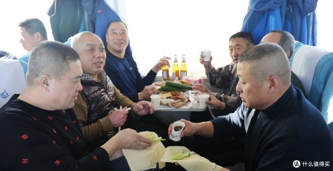 坐火车出行时,你一定会带或你会偏爱带的食物有哪些?