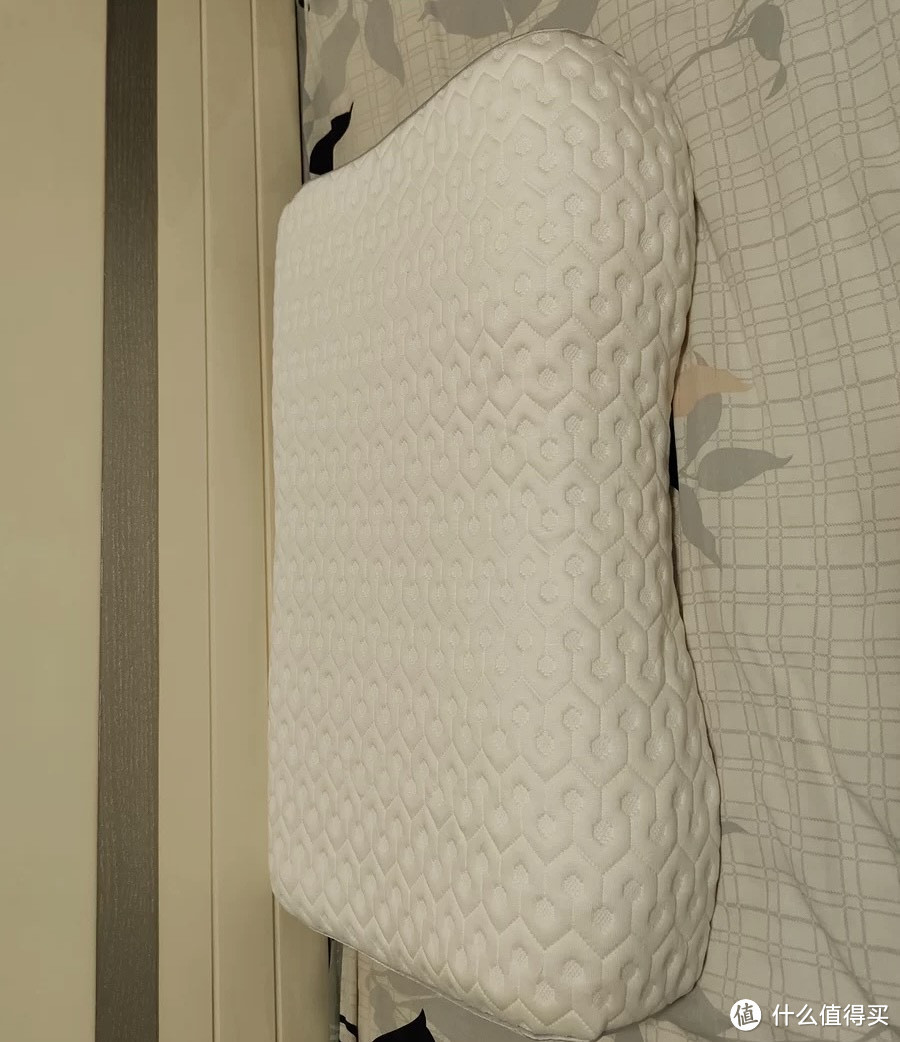 睡个好觉必须得有个好枕头 芝华仕泰国天然乳胶枕头