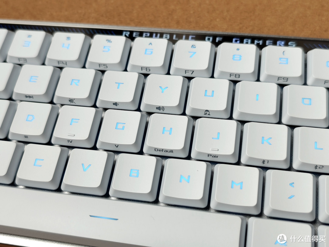 更薄、更轻、更快 - ROG 魔导士 RX LP 机械键盘实测体验_无线键盘_什么值得买