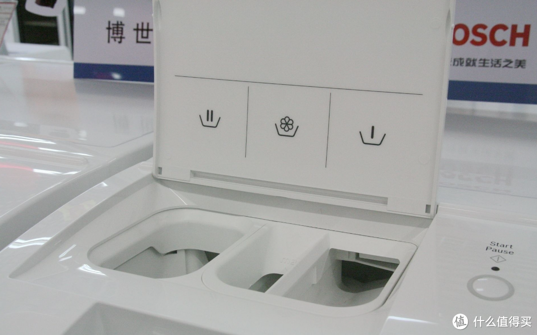幸亏师傅提醒，才知道洗衣机的“3个格子”洗涤盒，我一直用错了