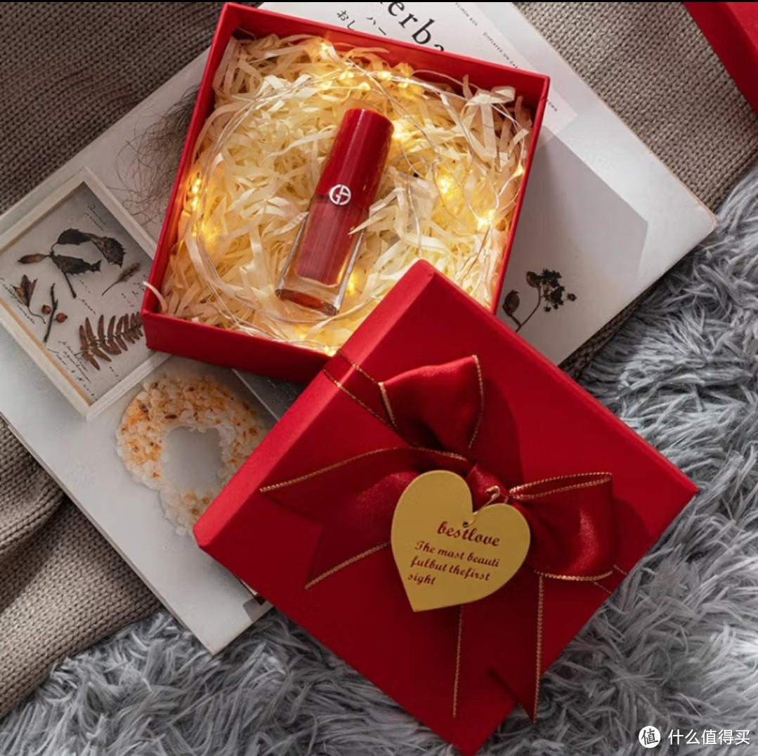 中国红喜庆包装盒——婚庆礼品盒的完美选择

