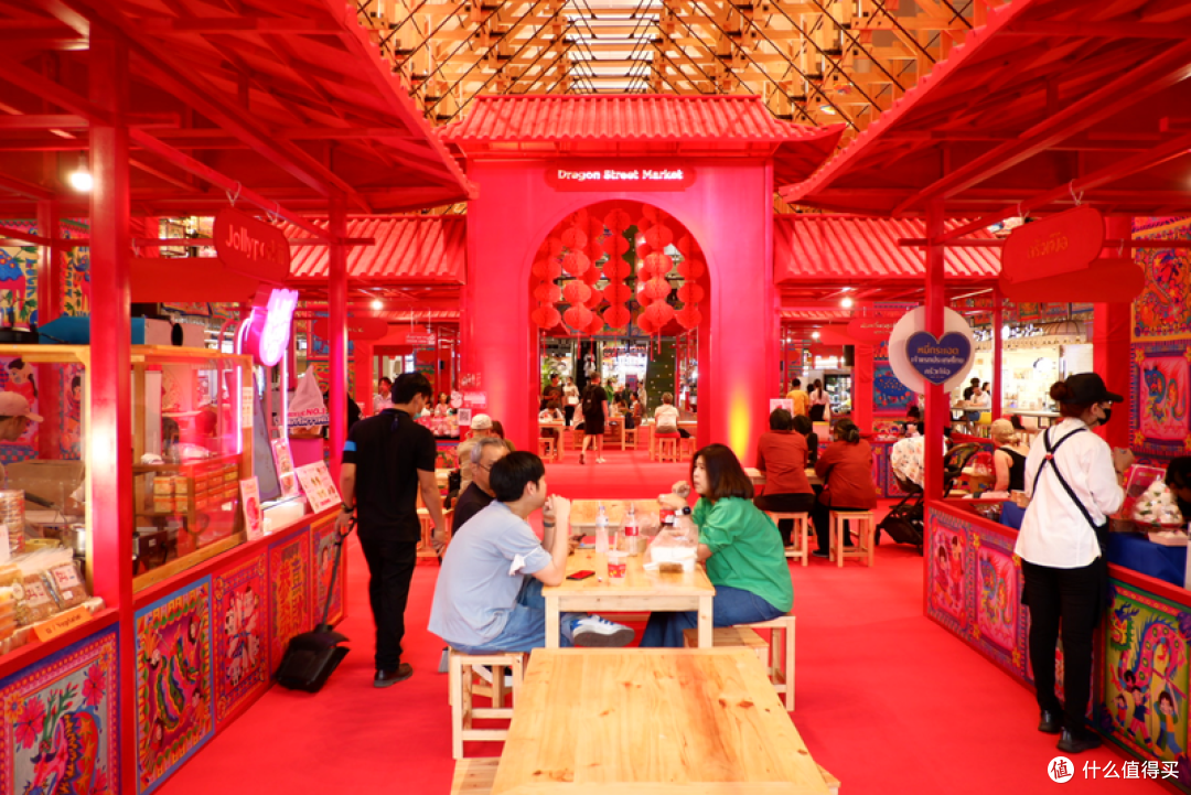 EMSPHERE已成为泰国打卡地点,以龙为主题装饰美妙,“龙之国” 满满中国风,欢庆2024新春佳节