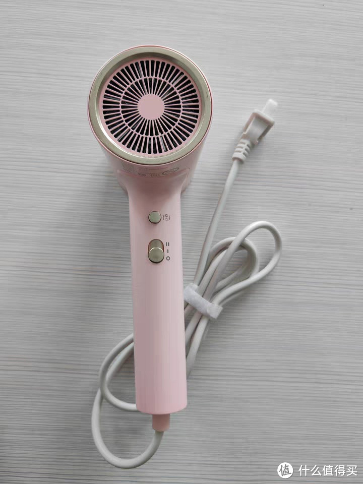 浪漫必备!海尔吹风机助你打造完美婚礼造型