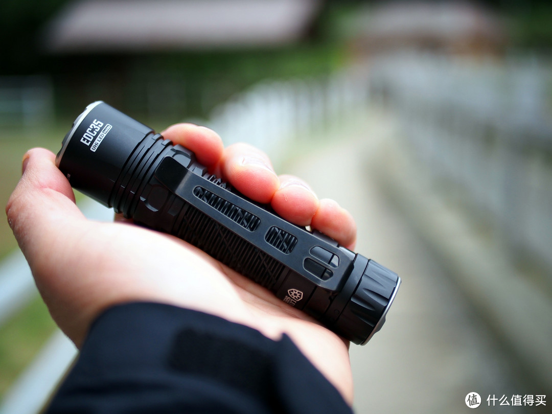 龙年首帖----nitecore奈特科尔edc35手电简单体验