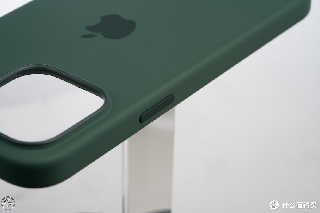 8成新多坑 - Apple iPhone 15 Pro Max 松柏绿色硅胶保护壳