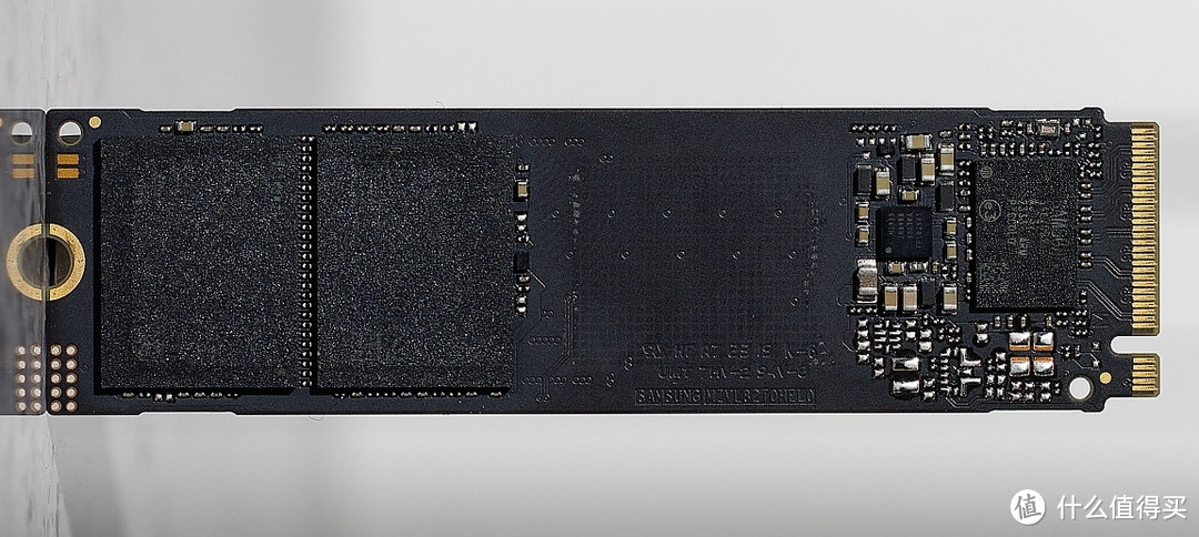 990EVO的实物图片。来自The SSD Review
