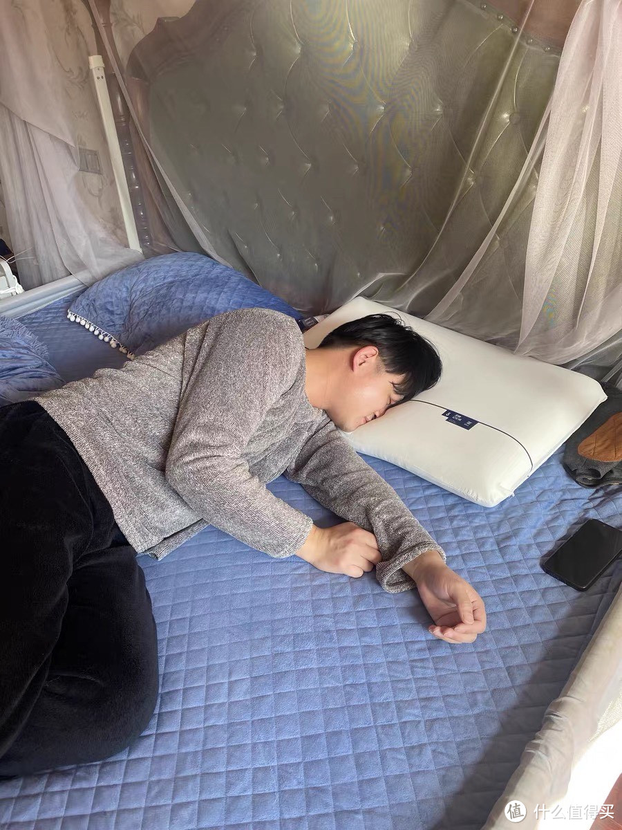 零压深睡眠慢回弹记忆棉枕头护颈椎