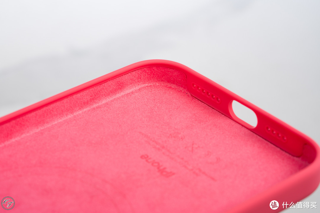 95新的情人节礼物？ Apple iPhone 15 Pro Max 专用番石榴色硅胶保护壳
