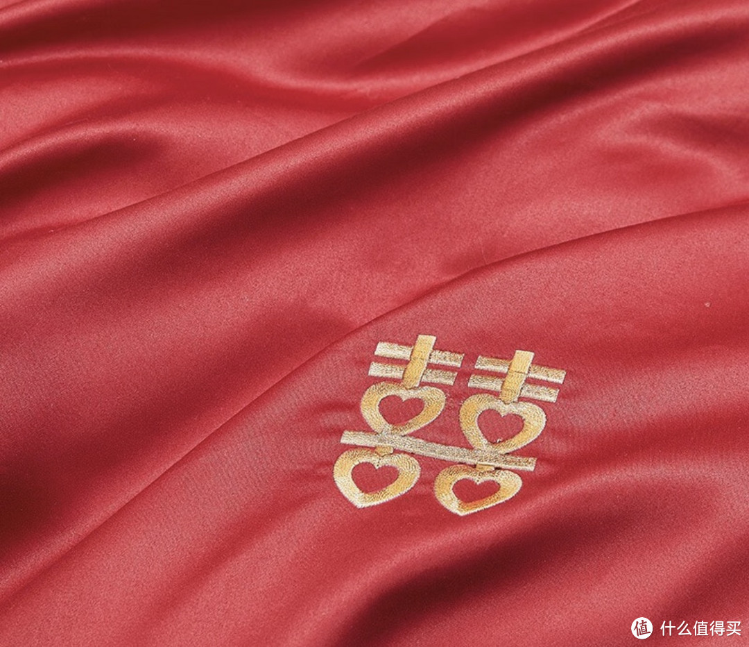 红红火火的备货好物，博洋博洋家纺婚庆四件套纯棉60支长绒棉纯色刺绣套件。