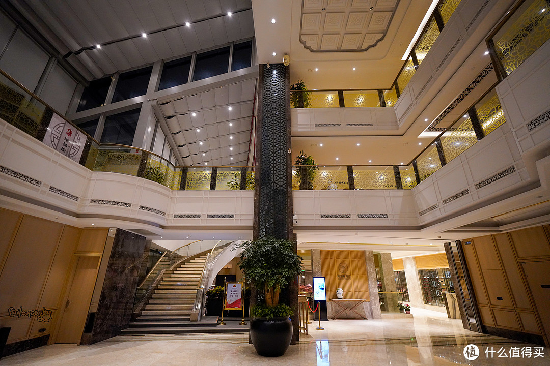 湖光山色入窗来:福州西湖大酒店 582体验