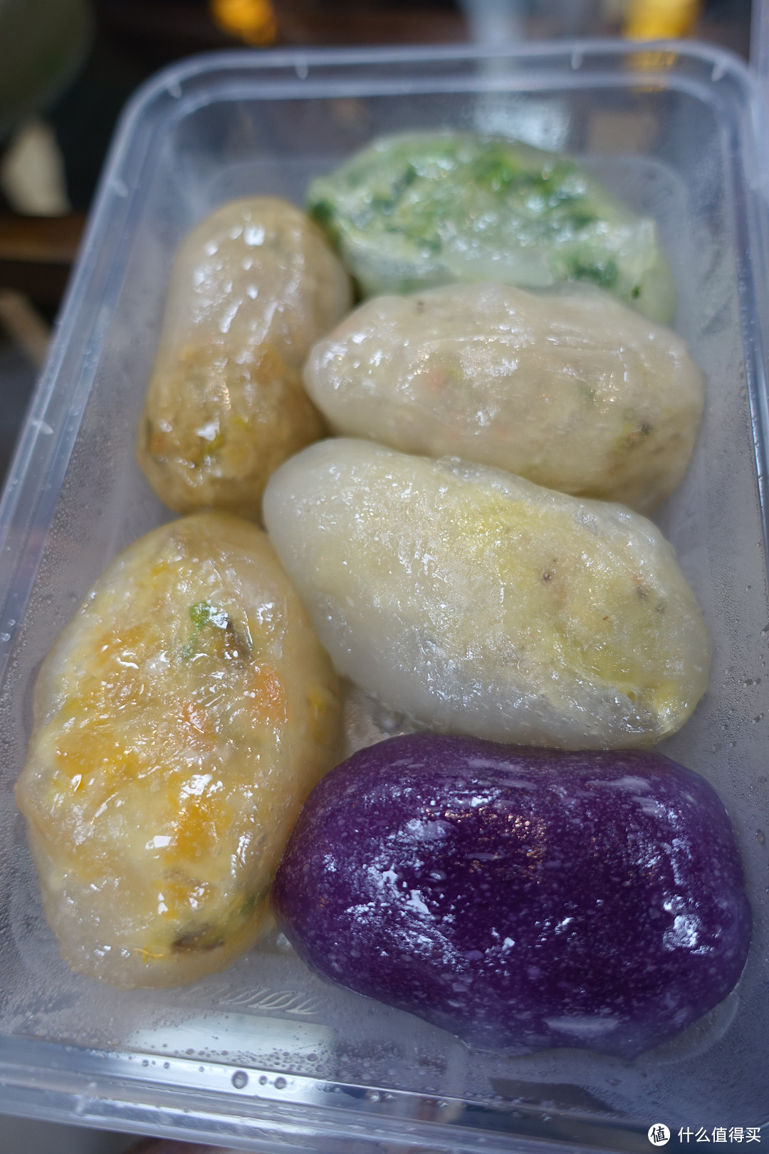 水晶粒/虾饺/烧苗，20块钱6个，都店员帮我们搭配的