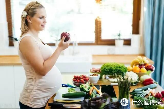 孕期吃啥有利于胎儿发育，又有哪些食物不能吃？别猜了，6吃5不吃