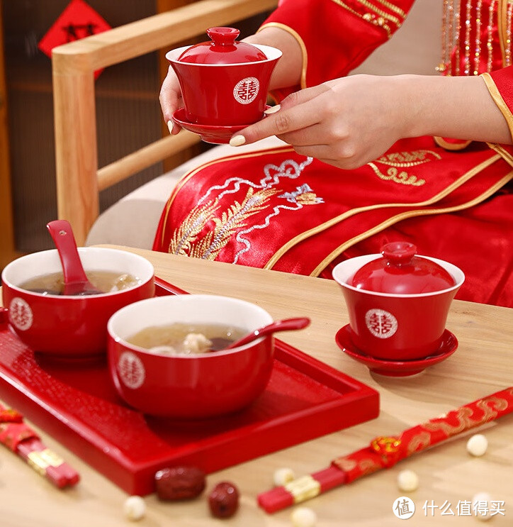 红色囍字陶瓷对杯——传统中式设计，承载满满的祝福