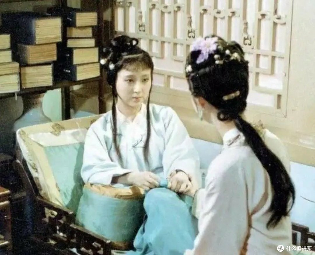 初见黛玉,刘姥姥缘何对其留神打量?《红楼梦》这一幕有何深意
