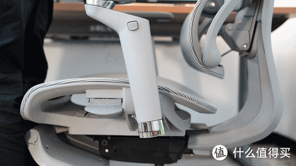 可以追背的人体工学椅？！现在人体工学椅都这么卷了么？摩伽S3 Plus极客版如何做到紧贴腰部？