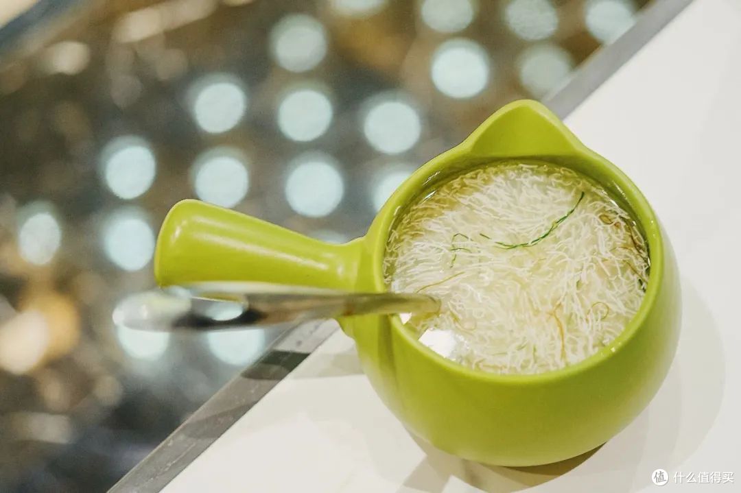 明明是来这座小城出差的，怎么还能胖三斤啊