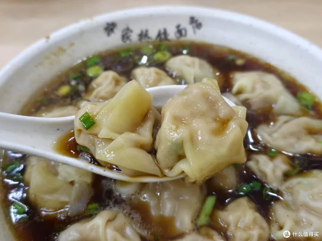 明明是来这座小城出差的，怎么还能胖三斤啊