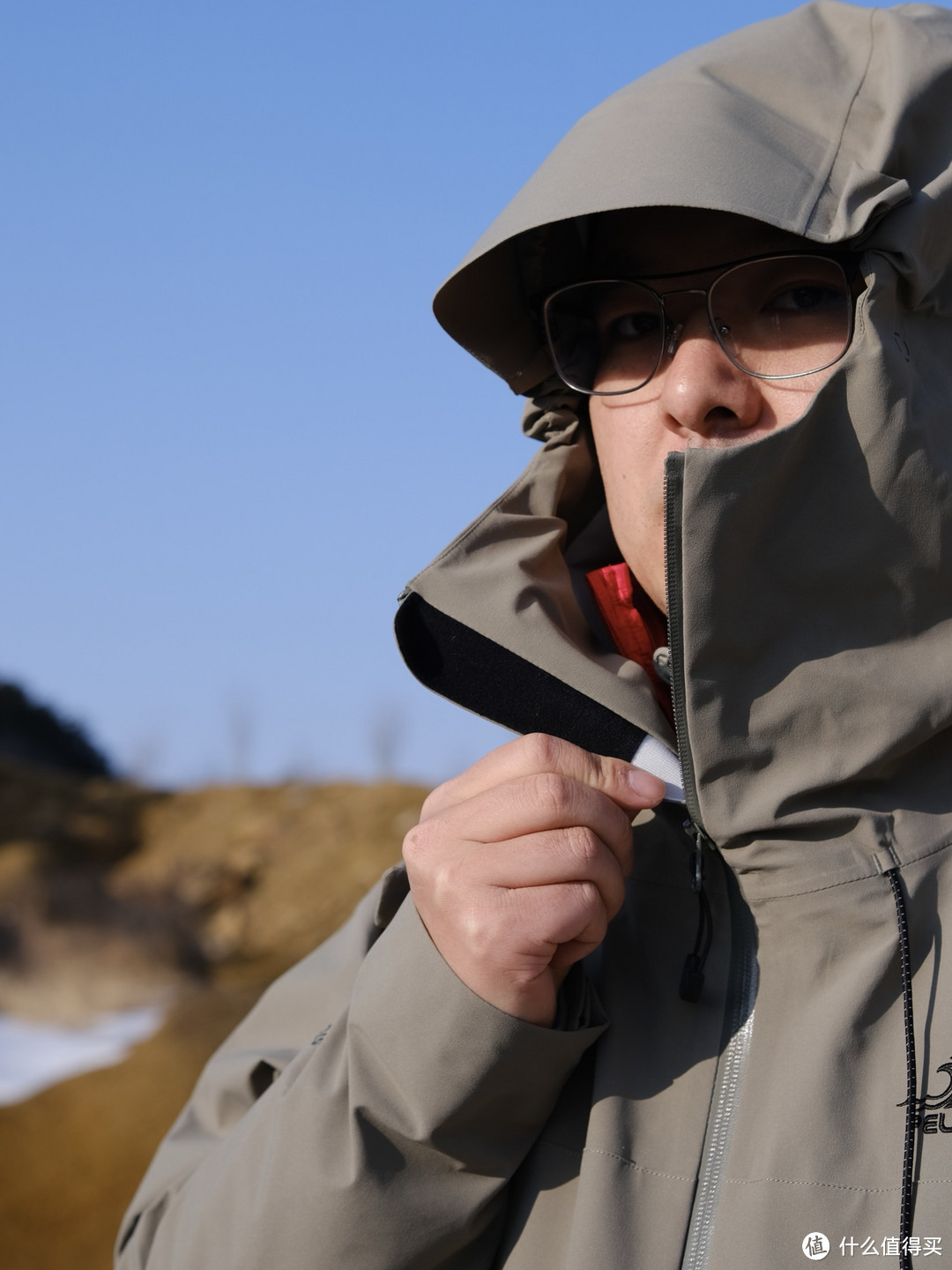 颜值和做工都超在线的伯希和山壳冲锋衣，性价比很高！