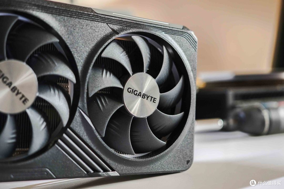 精准刀法但值得升级丨RTX4070Super魔鹰拆解与通用一键超频教程