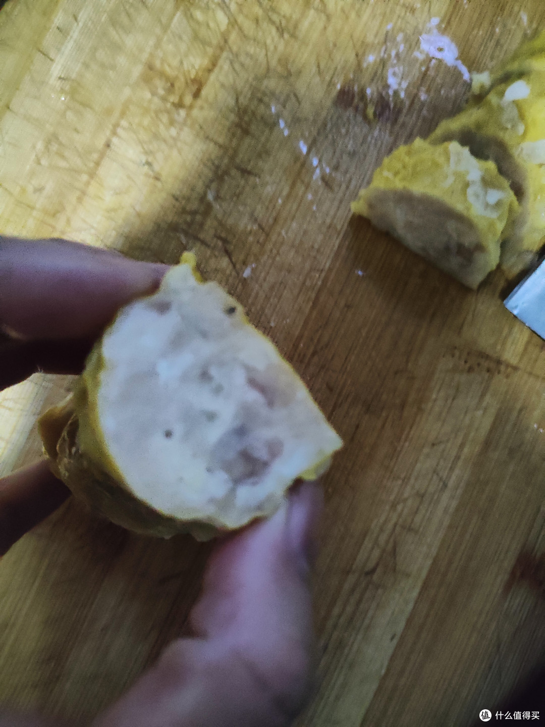 里面有肥瘦相间的五花肉